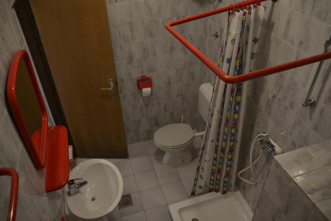 Apartments By The Sea Kustici, Pag - 6335 Zubovići Exterior foto