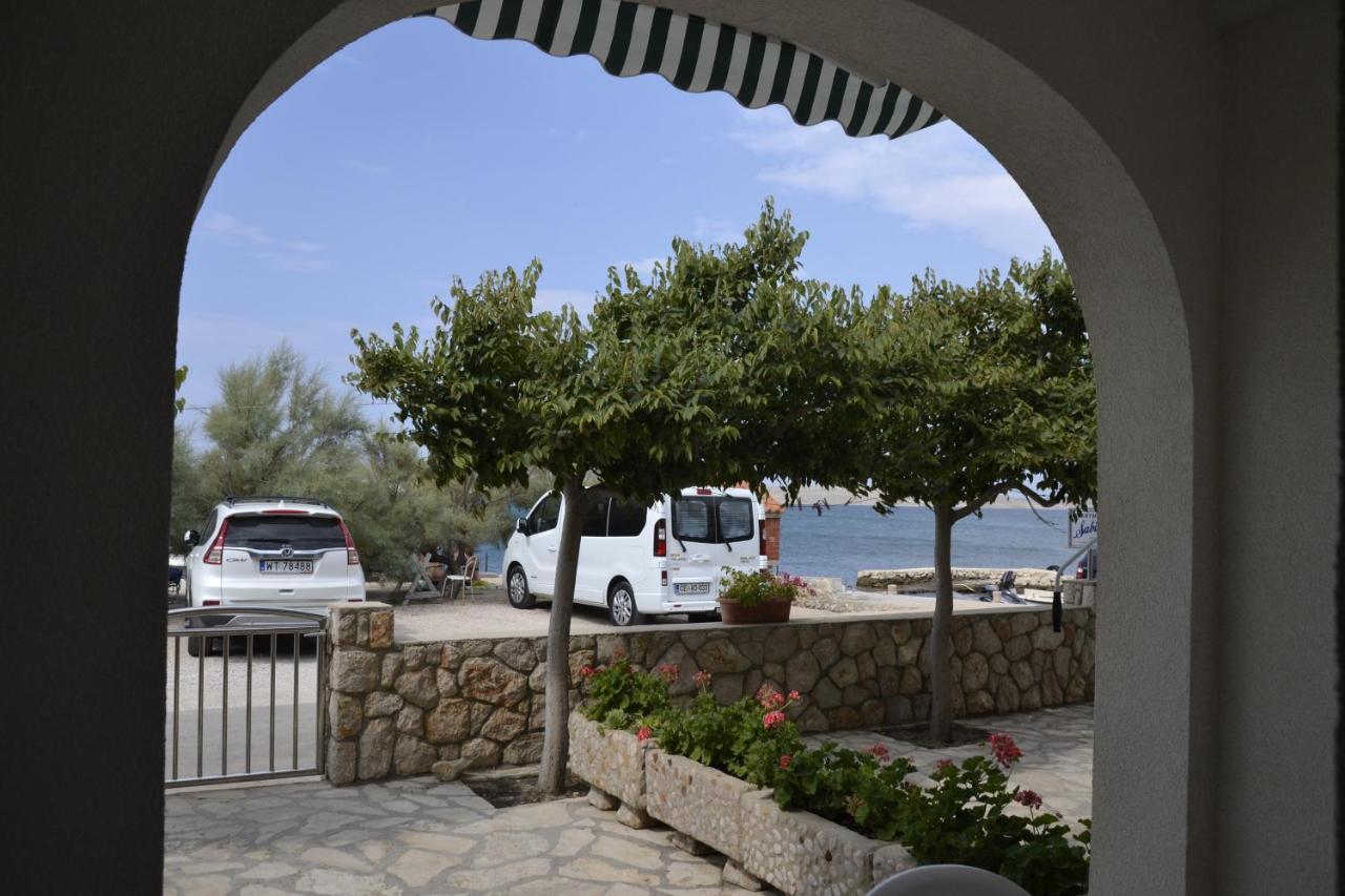 Apartments By The Sea Kustici, Pag - 6335 Zubovići Exterior foto